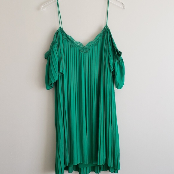 ALICE + OLIVIA Cold-shoulder lace-trim mini dress - Picture 4 of 7